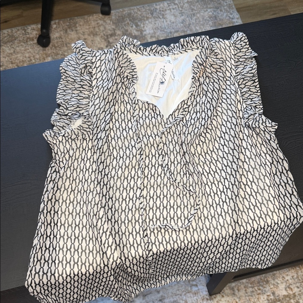 Black and White Geometric Ruffle Sleeve Blouse
